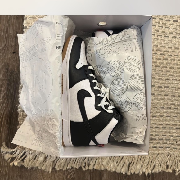 Nike Dunks High Vintage Panda Black / Brand new in original box